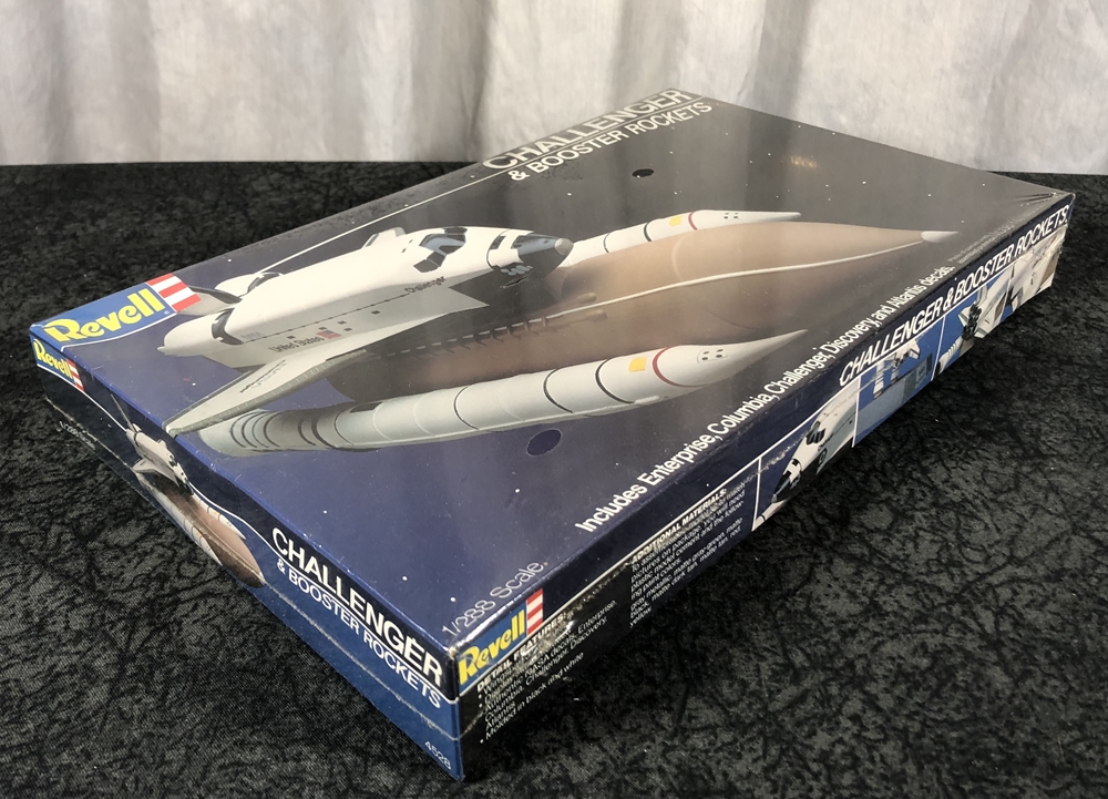 Revell - NASA 1:288 scale Space Shuttle Challenger with Booster Rockets ...