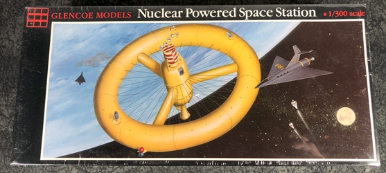 Von Braun 1:300 scale Nuclear Powered Space Station Plastic Model Kit 