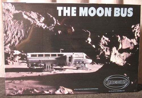 Moebius Models 2001-1 - 1/55 2001: A Space Odyssey Moon Bus - Hub
