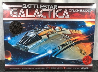 Classic Battlestar Galactica 1:32 scale Cylon Raider Plastic Model Kit 
