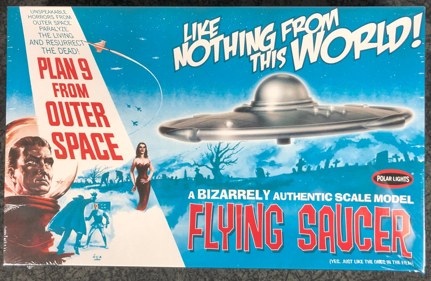 Plan 9 From Outer Space 1:48 Scale Flying Saucer Plastic Model Kit 